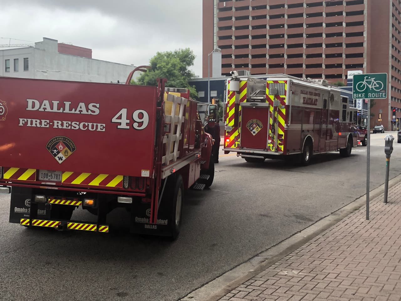 Cierran adyacencias de edificio de la corte en Dallas por un auto sospechoso