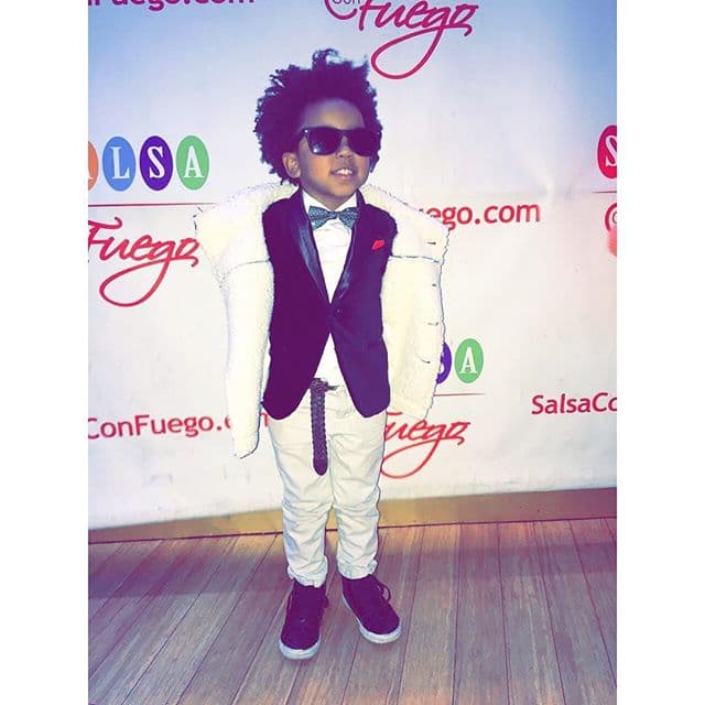 "Mi madre lo está cuidando, pero yo hago videollamadas con él para ayudarlo a hacer la tarea", contó la estrella de las redes sociales.