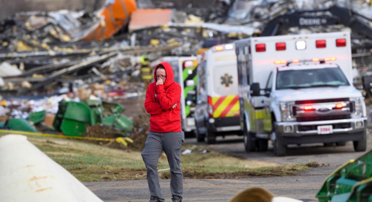 Niño y joven resultan heridos por disparo de arma de fuego en Chicago