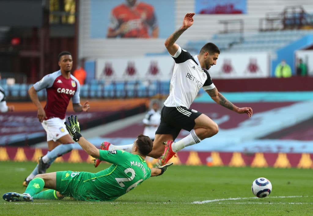 Aston Villa remonta y se lleva el partido ante Fulham, quien está en la zona del descenso en la Premier League. Aleksandar Mitrovic le daba la victoria parcial a su equipo, pero el doblete de Trézéguet y el remate de Ollie Watkins le dieron el triunfo final a los 'Villans' durante la Jornada 30.