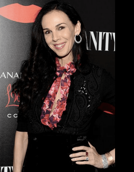 El 17 de marzo de 2014 murió la diseñadora de modas L’Wren Scott. Terminó con su vida al interior de su departamento en Manhattan. L’Wren sufría depresión por varios factores, incluida la poca seriedad que Mick Jagger le daba a su relación, ya que nunca quiso casarse, a pesar de que ese era su sueño.