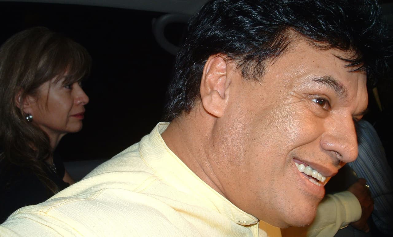 La noche en que Juan Gabriel se salvó de la cárcel gracias a los 380,000 dólares de sus fans