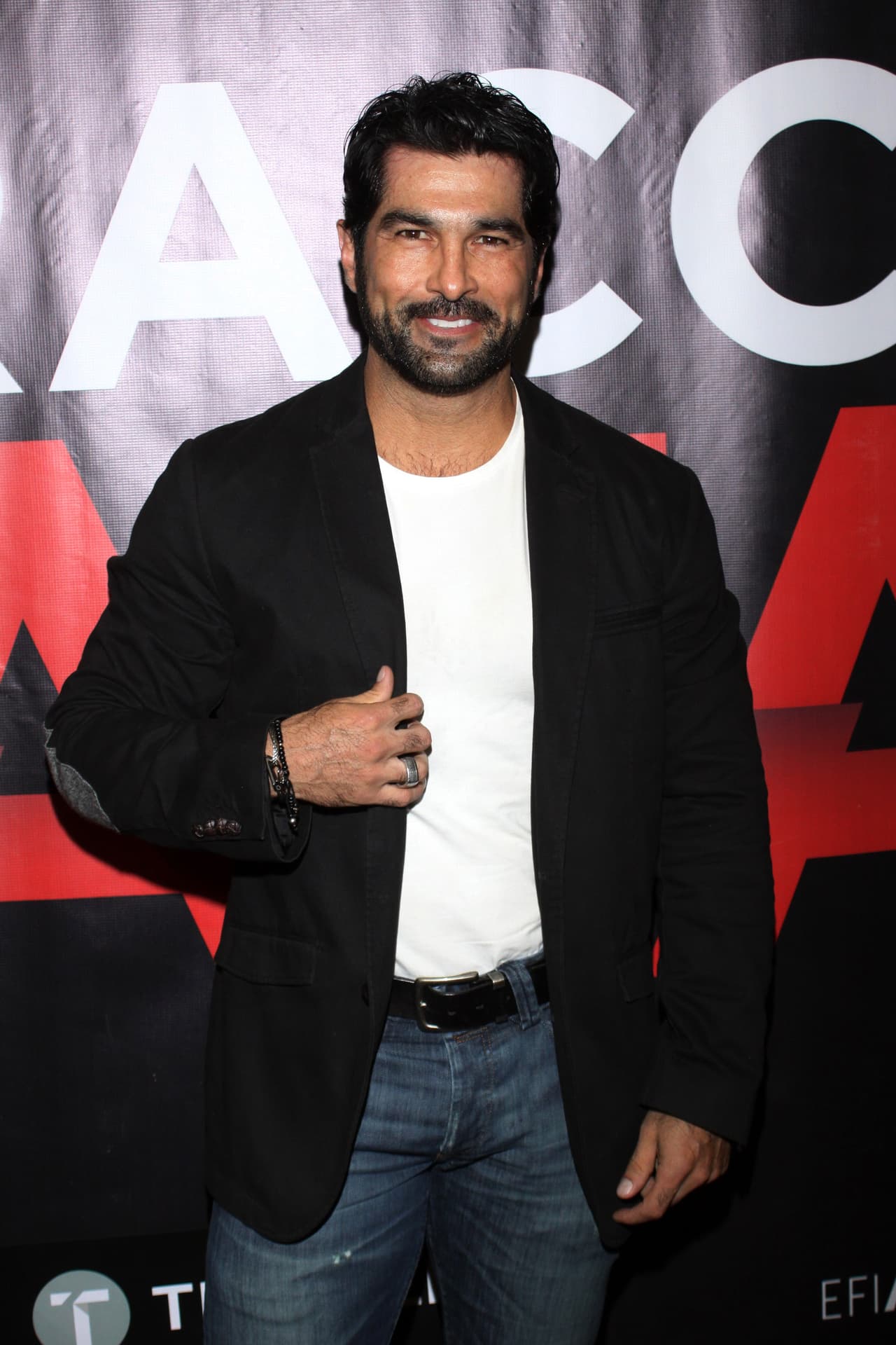 Arturo Carmona confesó que estuvo a punto de pedirle matrimonio a su exnovia, Sonia Treviño, quien recientemente terminó su relación por una supuesta infidelidad por parte de él.