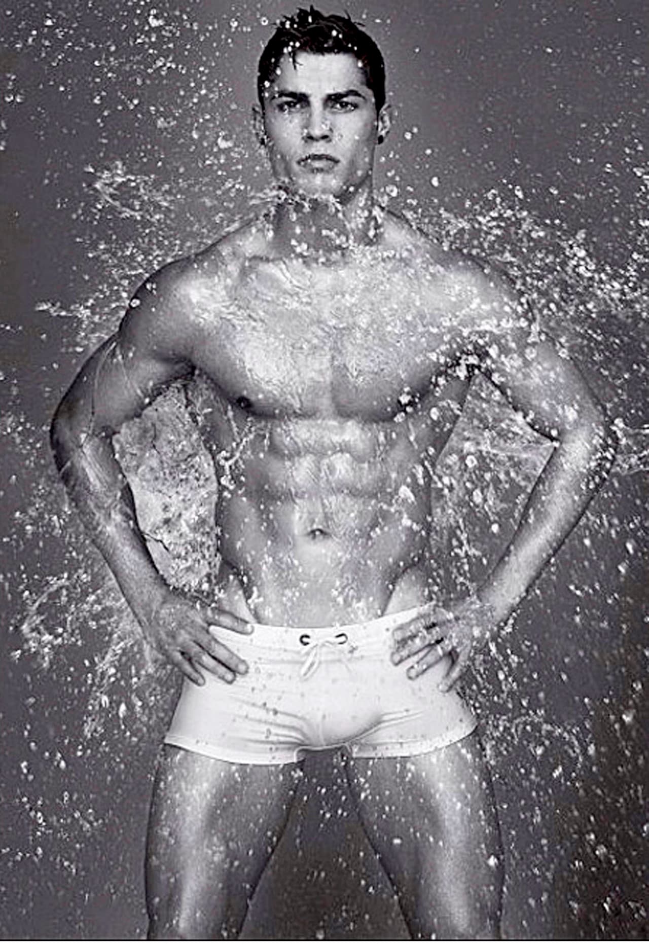 En entrevistas pasadas, el diseñador aseguró que Cristiano era un hombre con un aspecto sensacional y físico perfecto.