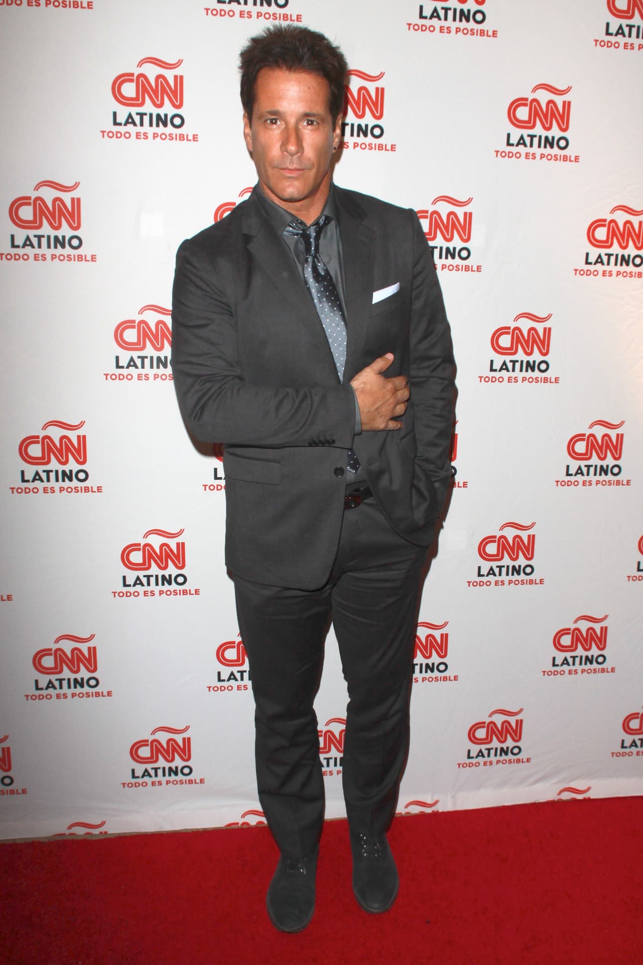 En 
<i>Primavera</i> (1987) lo vimos con su primer protagónico, pero fue con 
<i>Abigaíl</i> (1989) que alcanzó gran éxito. En esta última compartió créditos con Catherine Fulop quien se convirtió en su esposa.