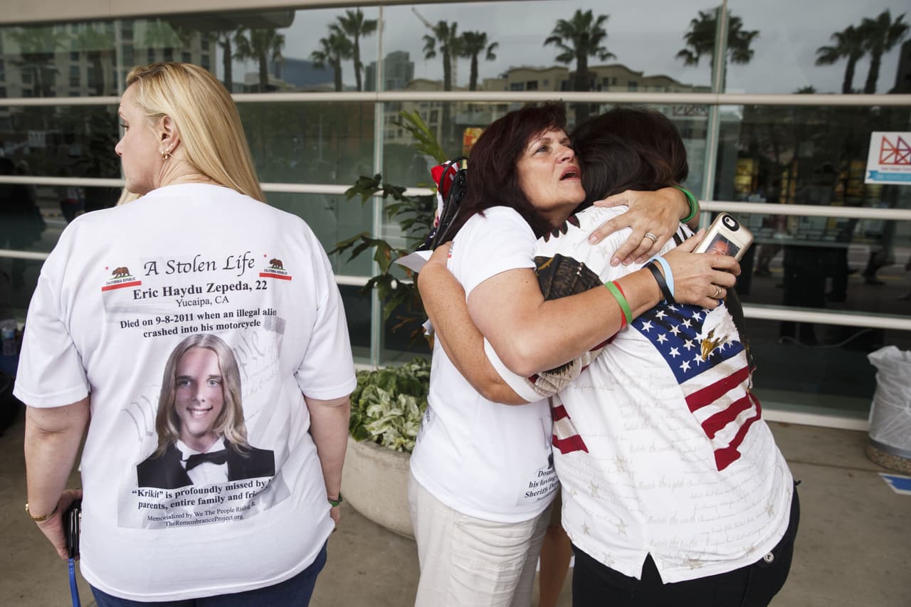 Madres de The Remembrance Project en un evento de Trump en San Diego en mayo de 2016.