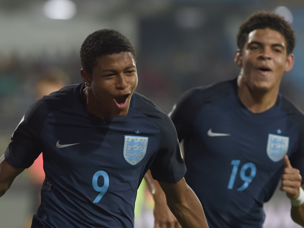 El juvenil Rhian Brewster, que brilló el año pasado en el Mundial Sub-17, buscaría nuevas oportunidades fuera del Liverpool. Borussia M'gladbach y RB Leipzig serían sus destinos.