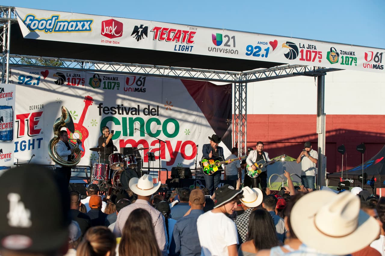 Festival del Cinco de Mayo con la familia Univision Fresno
