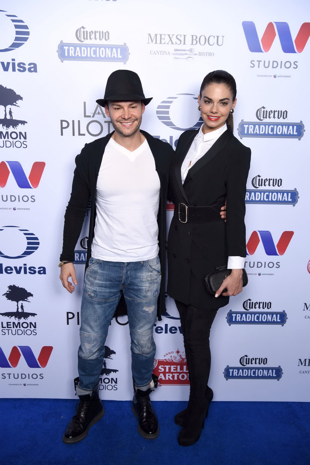 <b><a href="http://www.univision.com/temas/livia-brito">Livia Brito</a></b> sigue cosechando el éxito de 
<b><a href="http://www.univision.com/series/la-piloto">'La Piloto'</a></b>. El pasado 21 de mayo la serie se estrenó en México y la actriz llegó muy bien acompañada por su 
<b>novio Said 'El Caballero'</b>.