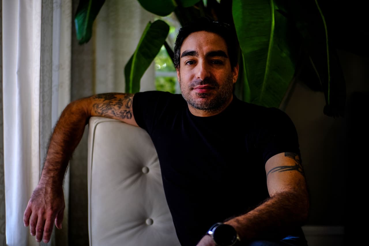 Médicos con historiales de negligencia deciden el futuro de inmigrantes que piden residencia