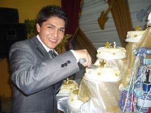 Nezareth Casti Rey es el primogénito de una pareja de cristianos evangélicos, Marisela Valderrama y Andrés Castillo, pastores misioneros que caminaban con la Biblia y una guitarra por la ciudad de Trujillo, en la costa norte de Perú.