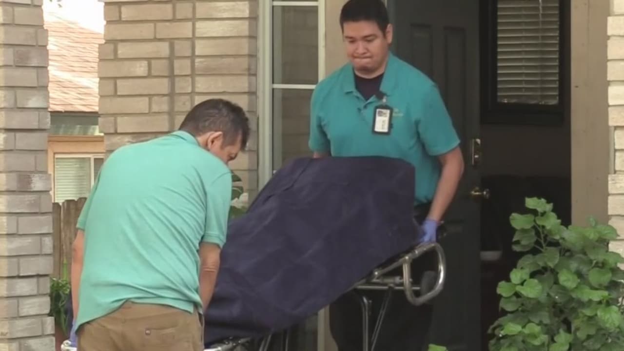 Un hombre es asesinado de una puñalada frente a su propio hijo