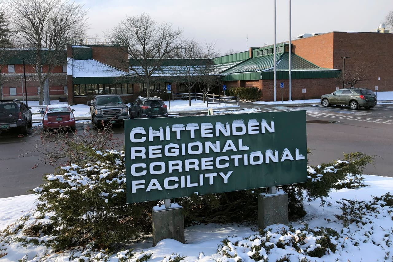 Los centros de Vermont aceptan mejorar los servicios para los detenidos por ICE tras una denuncia por discriminación