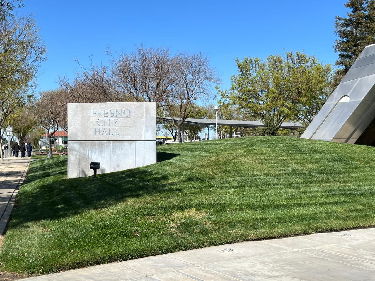 La estafa de phishing pasó por medio de facturas de un subcontratista que prestaba servicios en la nueva estación de policía del sureste de Fresno en 2020.