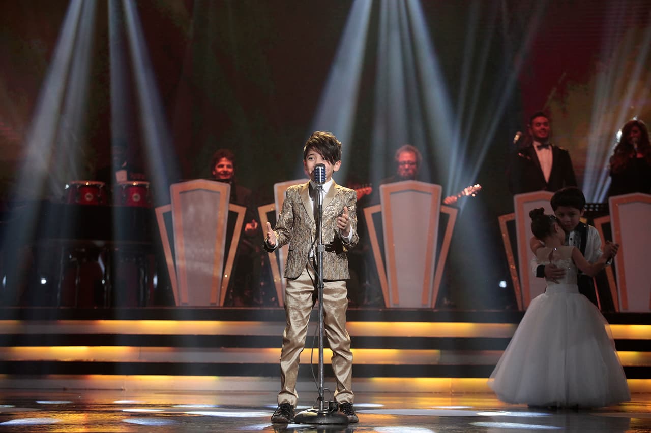 En su cuenta de Instagram, el cantante escribió: "No lo puedo creer, cuando se suponía que tendría que estar triste por mi salida de Pequeños Gigantes, hoy estoy súper feliz porque la vida me da la oportunidad de seguir cumpliendo sueños...".