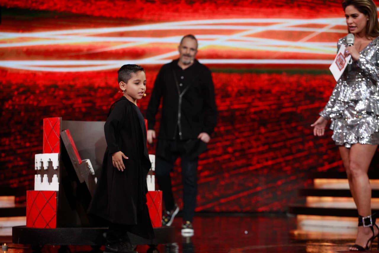 Al final, Bosé quedó fascinado con esta sorpresa.