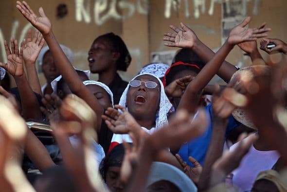 El terror ocasionado por la rápida propagación de la epidemia de cólera detonó una violenta cacería de brujas en la zona rural de Haití donde los locales han matado al menos a 45 vecinos acusándolos de haber utilizado magia negra para infectar a la gente, dijo el jueves la policía.