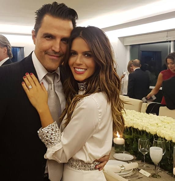 Billy Rovzar pidió la mano de su amada Claudia Álvarez