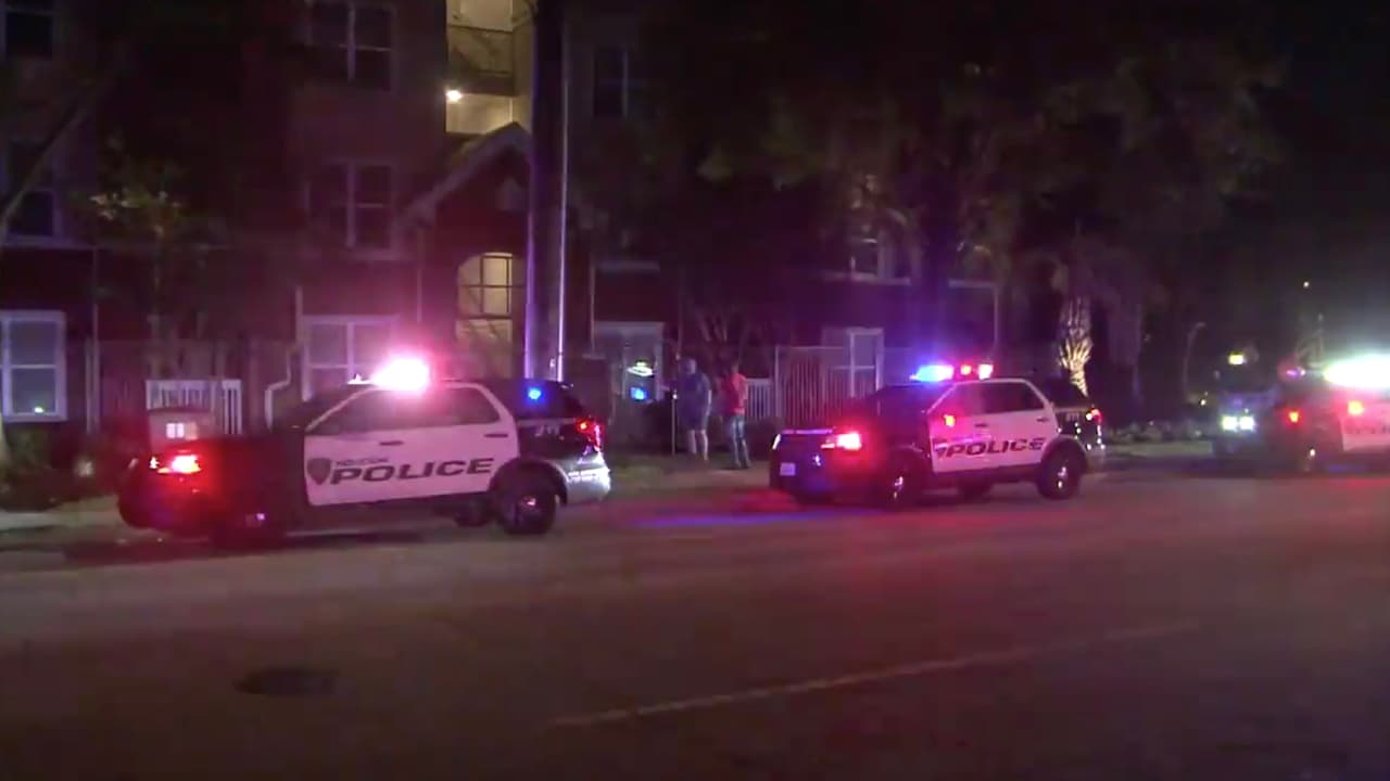 Sospechoso hispano dispara con un rifle a esposa e hijastra de un oficial del condado Harris