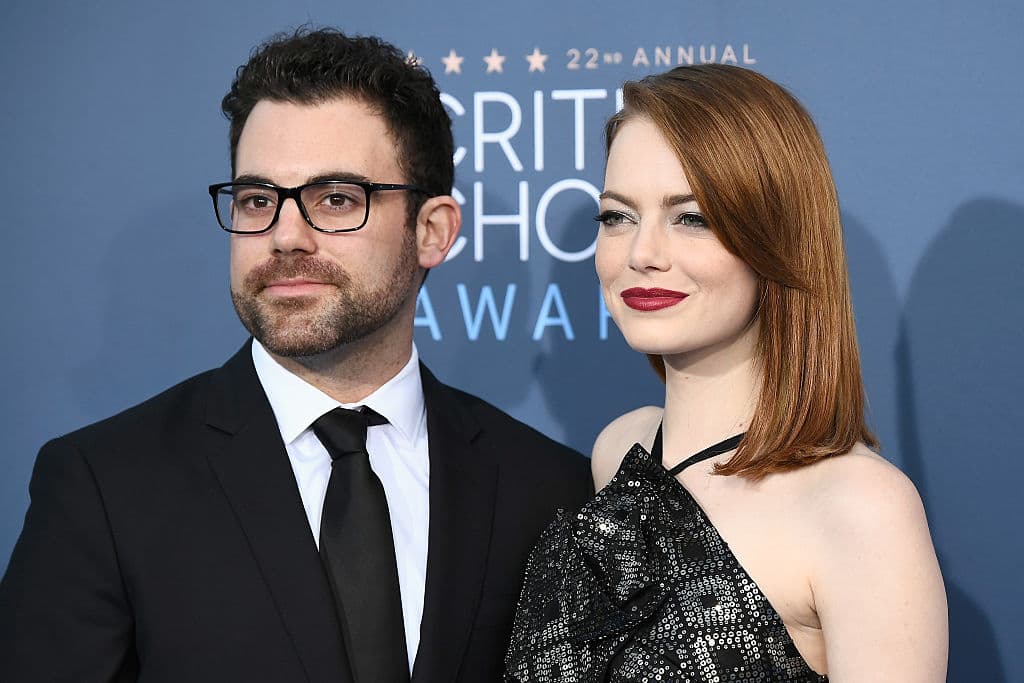 <b>Emma Stone y Spencer Stone</b>
<br>La estrella del musical 'La La Land' también fue acompañada por su hermano a la gala de los premios Oscar en 2017. Se trata de Spencer Stone, quien es menor que ella y se dedica a ser doble de riesgo en series y películas.