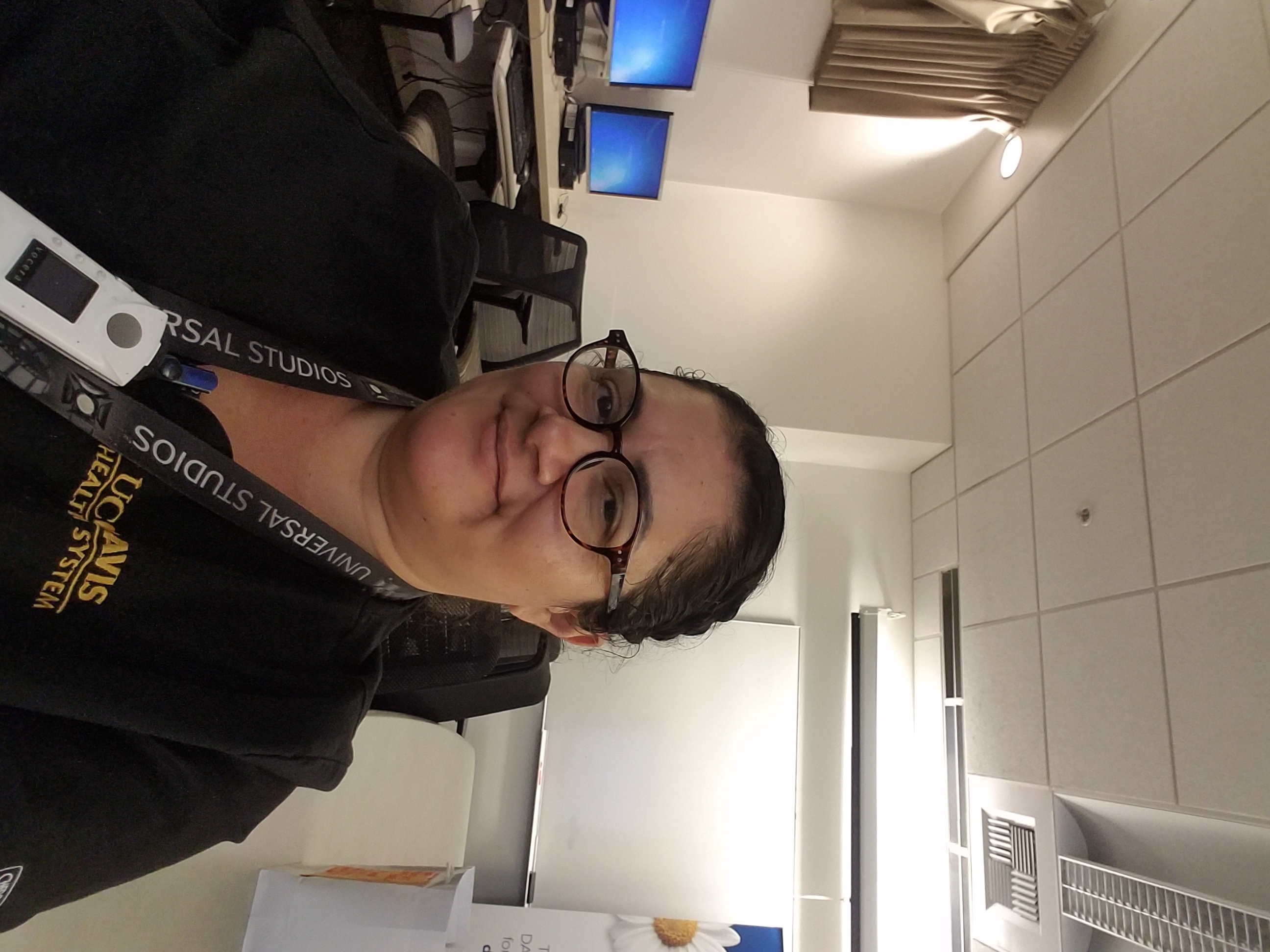 Enfermera hispana contagiada por covid-19 envía mensaje a los manifestantes que piden la reapertura de los estados