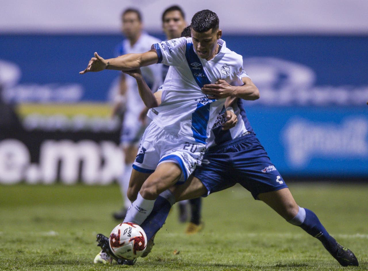 Maximiliano Araújo se perdió el gol de Puebla ante Tijuana.