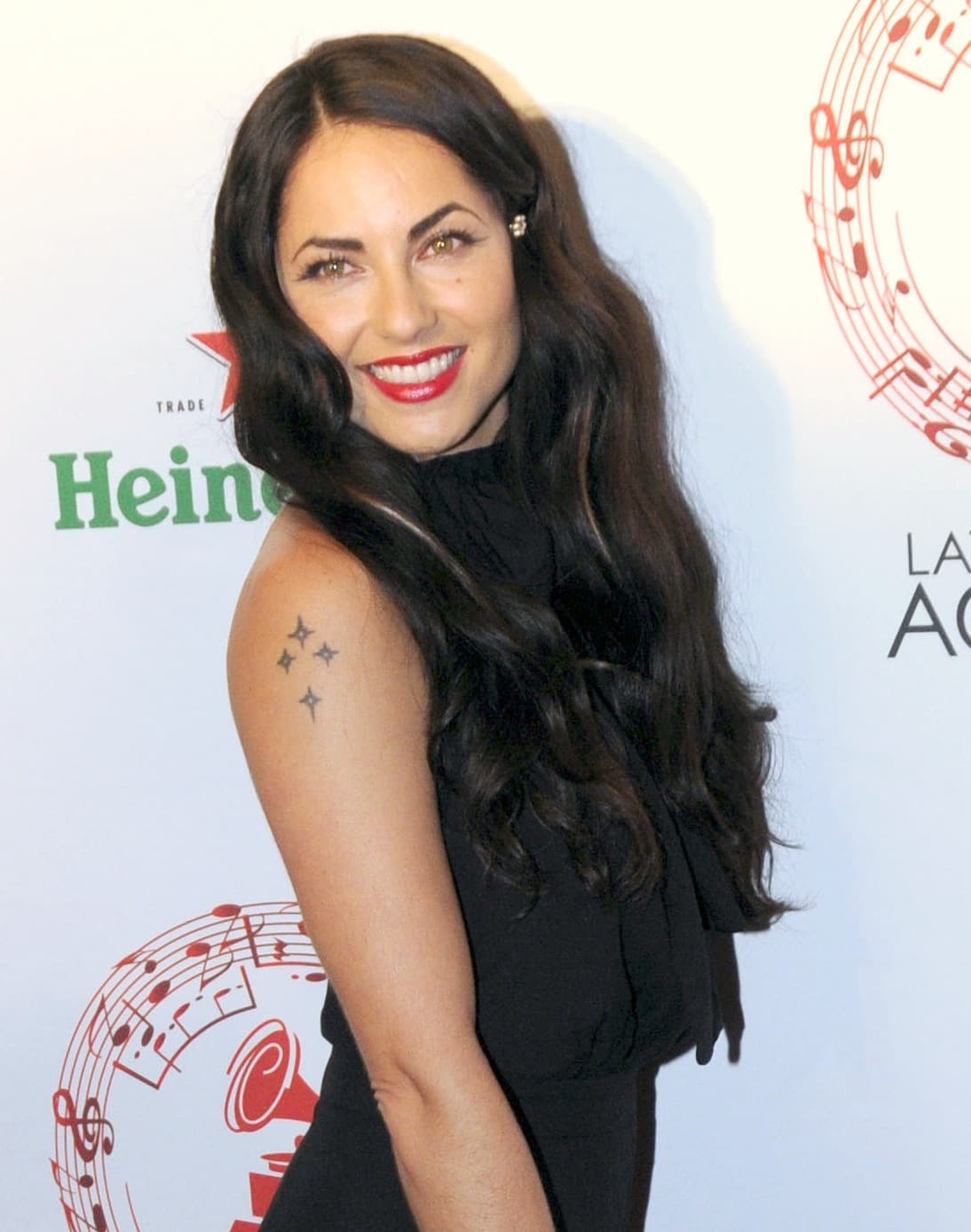 Tan solo un mes después, William Levy fue captado saliendo del cine con Bárbara Mori y posteriormente entrando a la casa de la actriz. Según el paparazzo que los fotografió, el 
<a href="https://www.youtube.com/watch?time_continue=38&v=-GKRthmq0hk&feature=emb_logo" target="_blank">actor cubano pasó toda la noche</a> junto a ella.