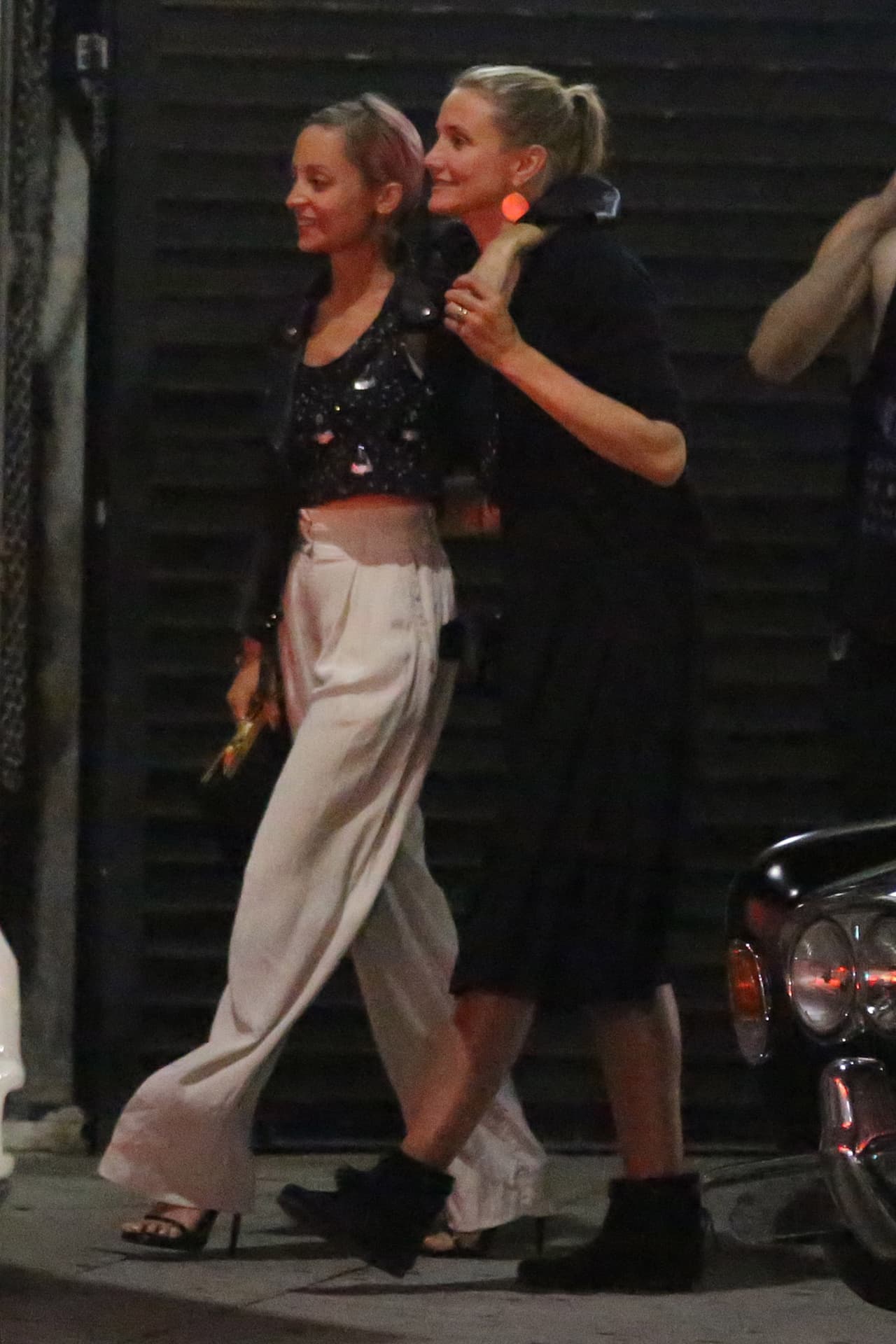 Las dos amigas salieron a cenar con sus esposos, los gemelos Joel y Benji Madden.