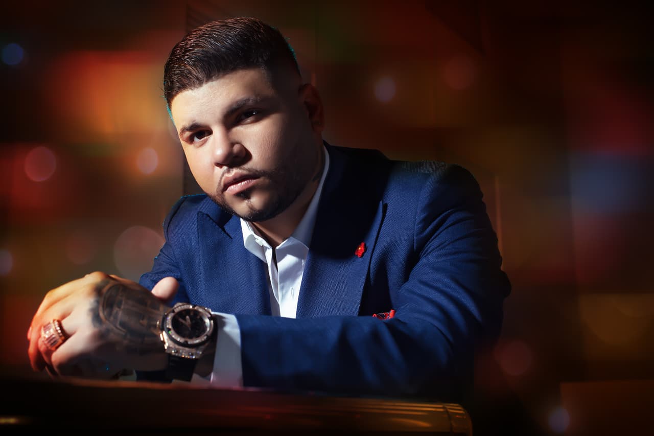 Farruko está nominado en Latin GRAMMY y además llevará su talento al escenario del T Mobile Arena en Las Vegas.