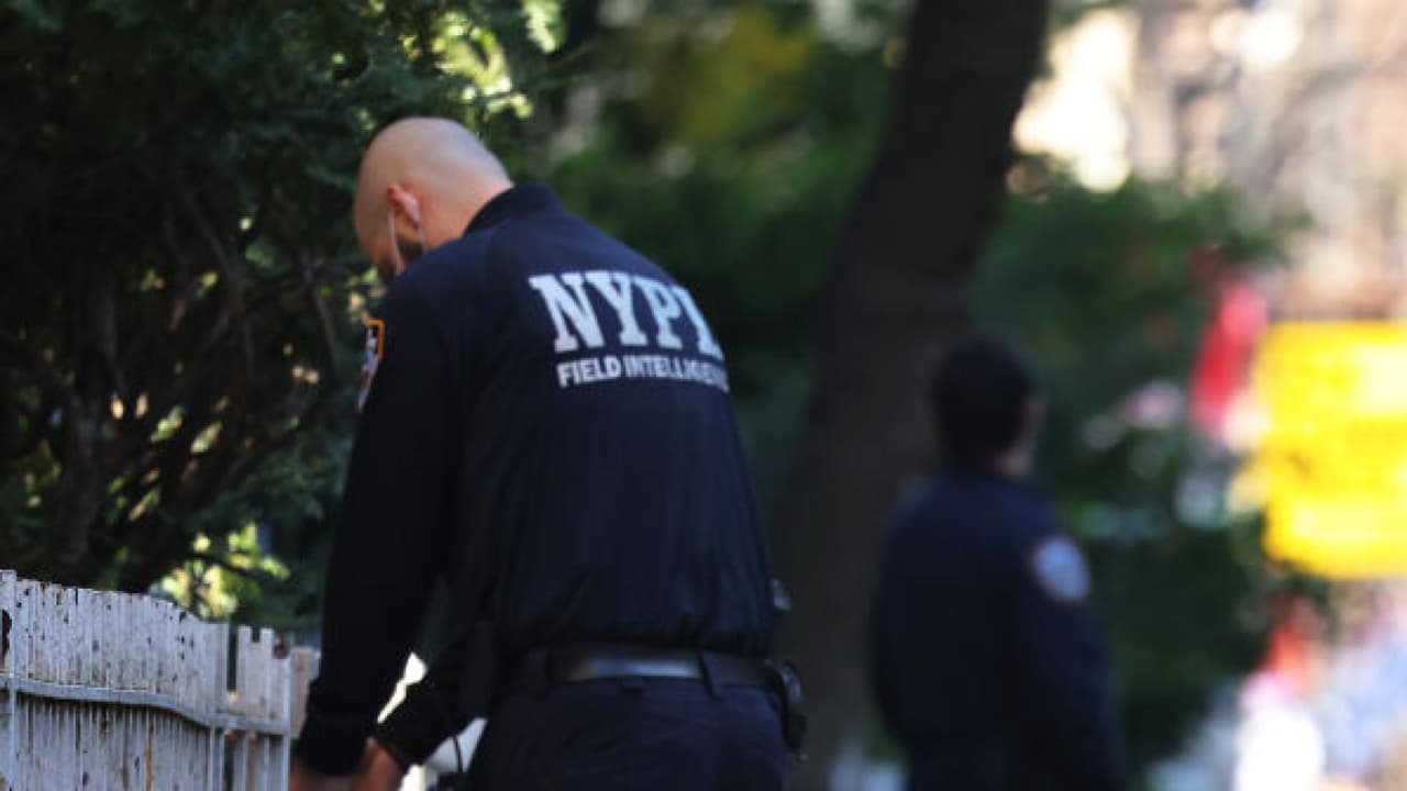 Joven de 16 años fue arrestado después que un policía resultara herido con arma de fuego en el Bronx