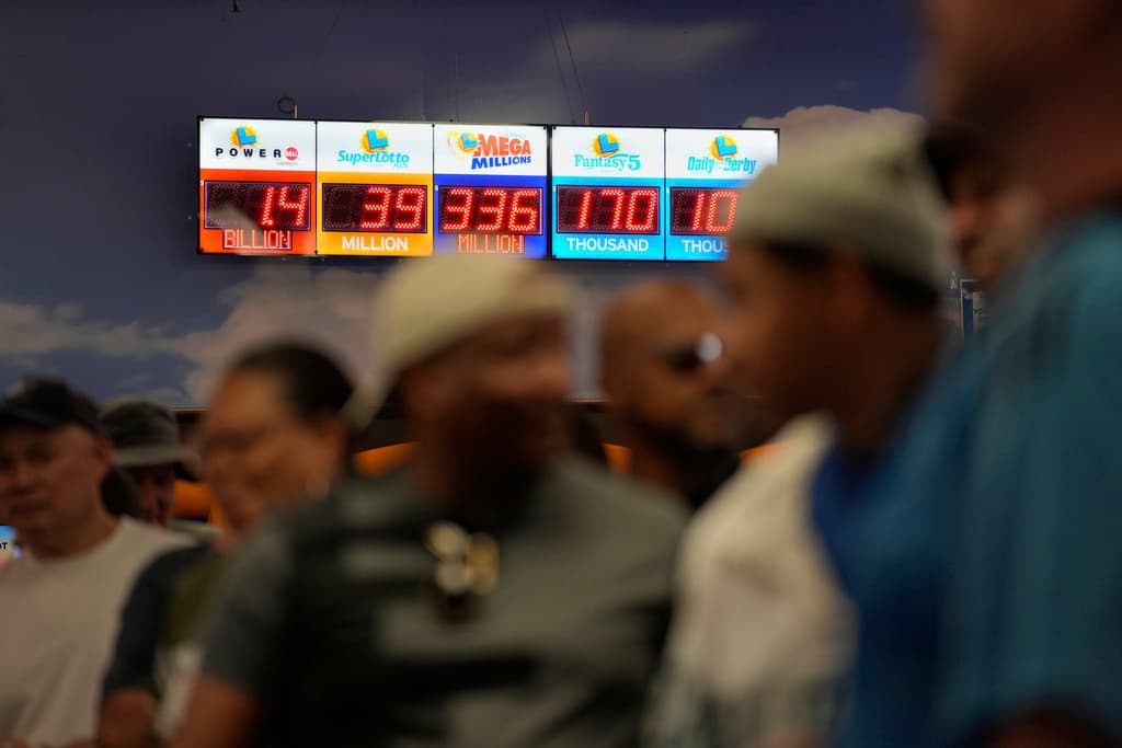 Powerball llega a los $1,700 millones: 5 consejos para evitar problemas si te ganas la lotería 