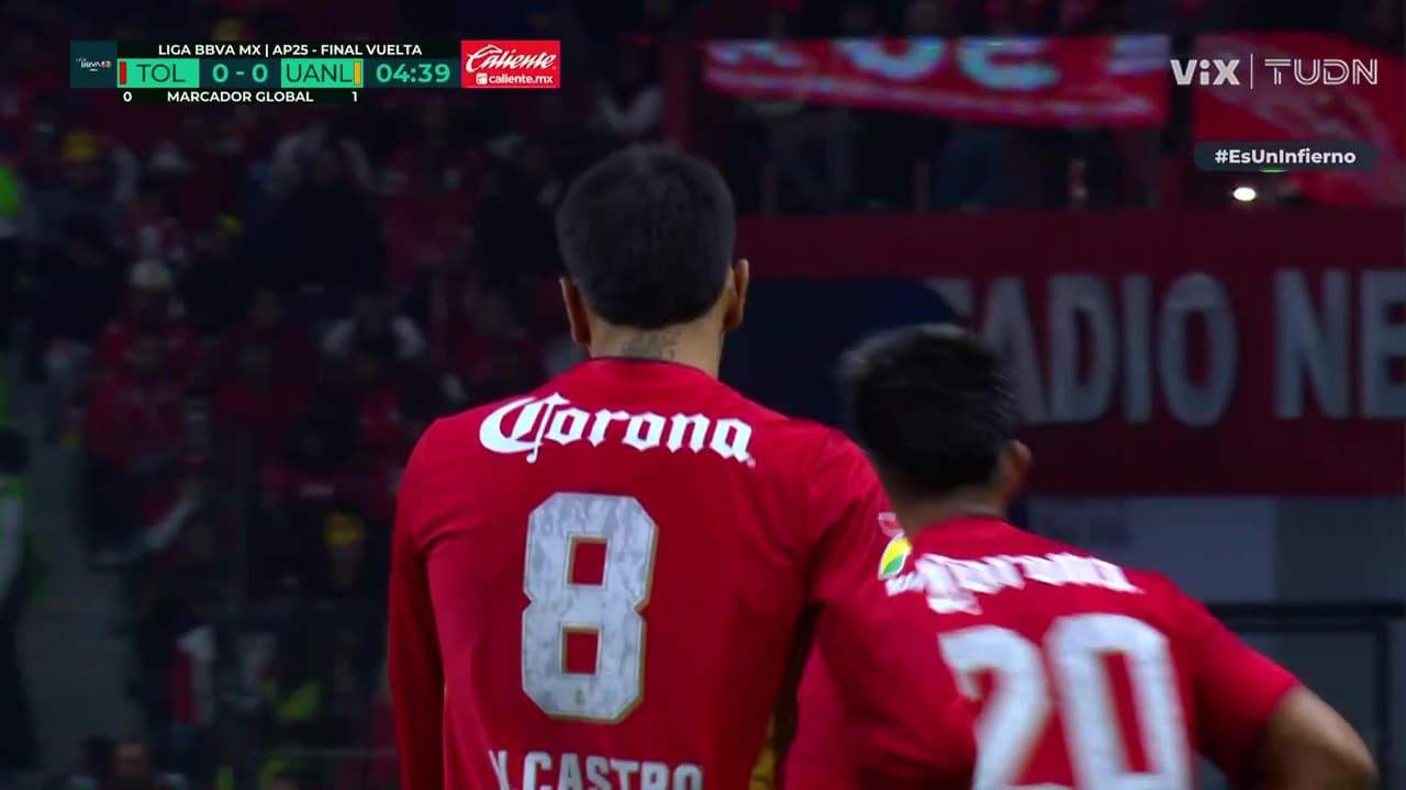 ¡Nico Castro perdona la primera de manera lamentable!