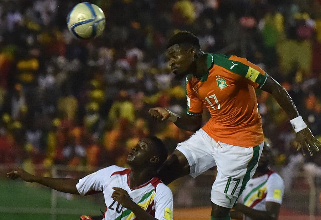 Serge Aurier salvó la vida de su rival durante un partido de fútbol