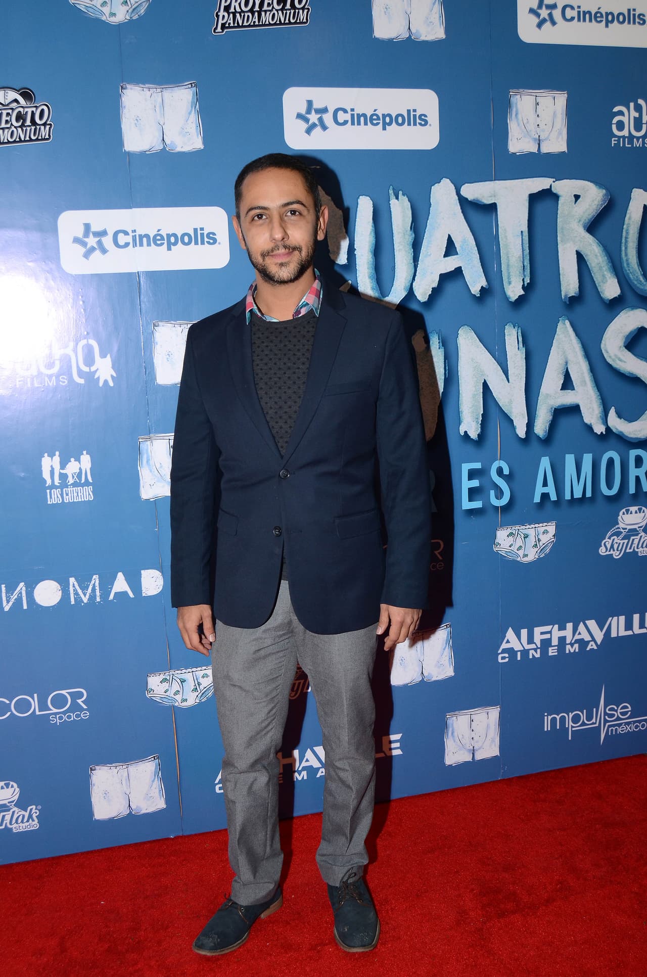 Sin embargo su gran oportunidad fue en
<i><b>Amores perros</b></i> en el año 2000, película del afamado director mexicano
<b><a href="http://www.univision.com/temas/alejandro-gonzalez-inarritu">Alejandro González Iñárritu</a></b> que ganó varios premios alrededor del mundo.