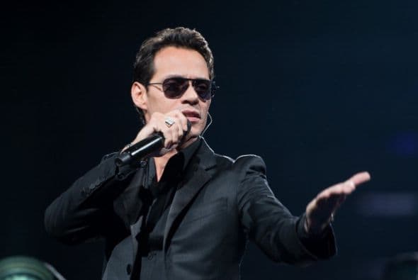 Como los grandes divos, Marc Anthony subió al escenario entre el fervor de miles de fans, con gafas de sol y necesitando solo un movimiento de caderas para enloquecer a un público mayoritariamente latino. 