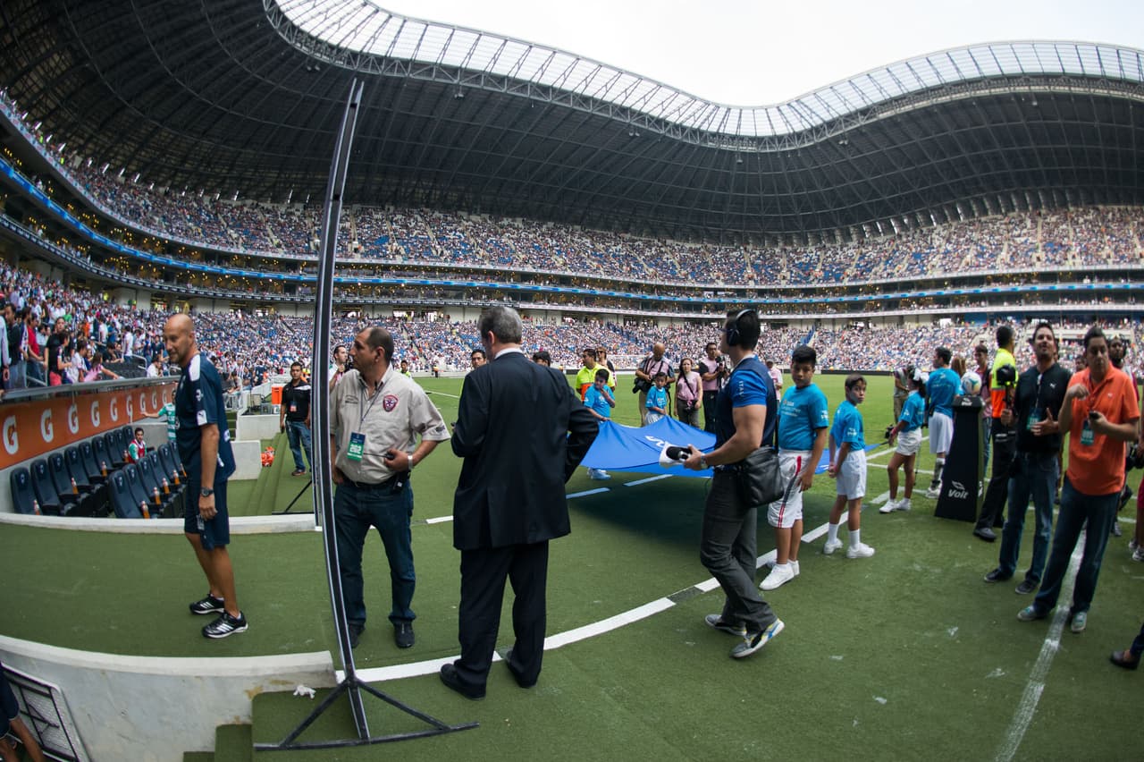 Falló la luz en nuevo estadio de Rayados previo al enfrentamiento contra Santos