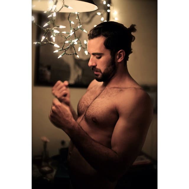 ¡Uff! Y ese cuerpazo no también nos pone a soñar.