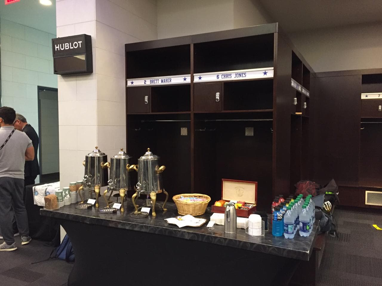 El primer equipo diferente en ocupar el camerino de los Dallas Cowboys es la Selección Mexicana en el AT&T Stadium, previo al amistoso contra Ecuador camino a la Copa Oro.