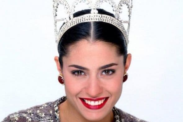 En 1994 participa y gana el concurso "Nuestra Belleza México" y en 1995 representó a México en en el certamen de belleza femenina "Miss Universo" en Windhoek.