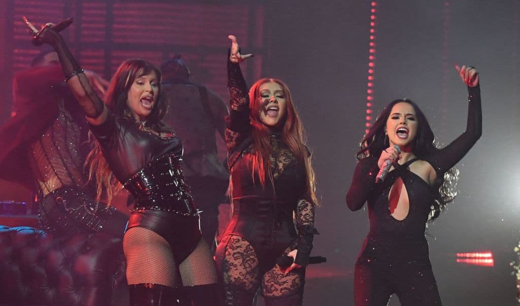 <b><a href="https://www.univision.com/shows/latin-grammy/christina-aguilera-canta-en-espanol-en-latin-grammy-2021-en-su-regreso-al-show-tras-dos-decadas-video" target="_blank">Christina Aguilera unió su voz y talento a las de Nathy Peluso, Becky G y Nicki Nicole</a></b>, para elevar no solo el espíritu latino, también el de las mujeres. Las famosas interpretaron los temas ‘Somos Nada’ y ‘Pa' Mis Muchachas’.