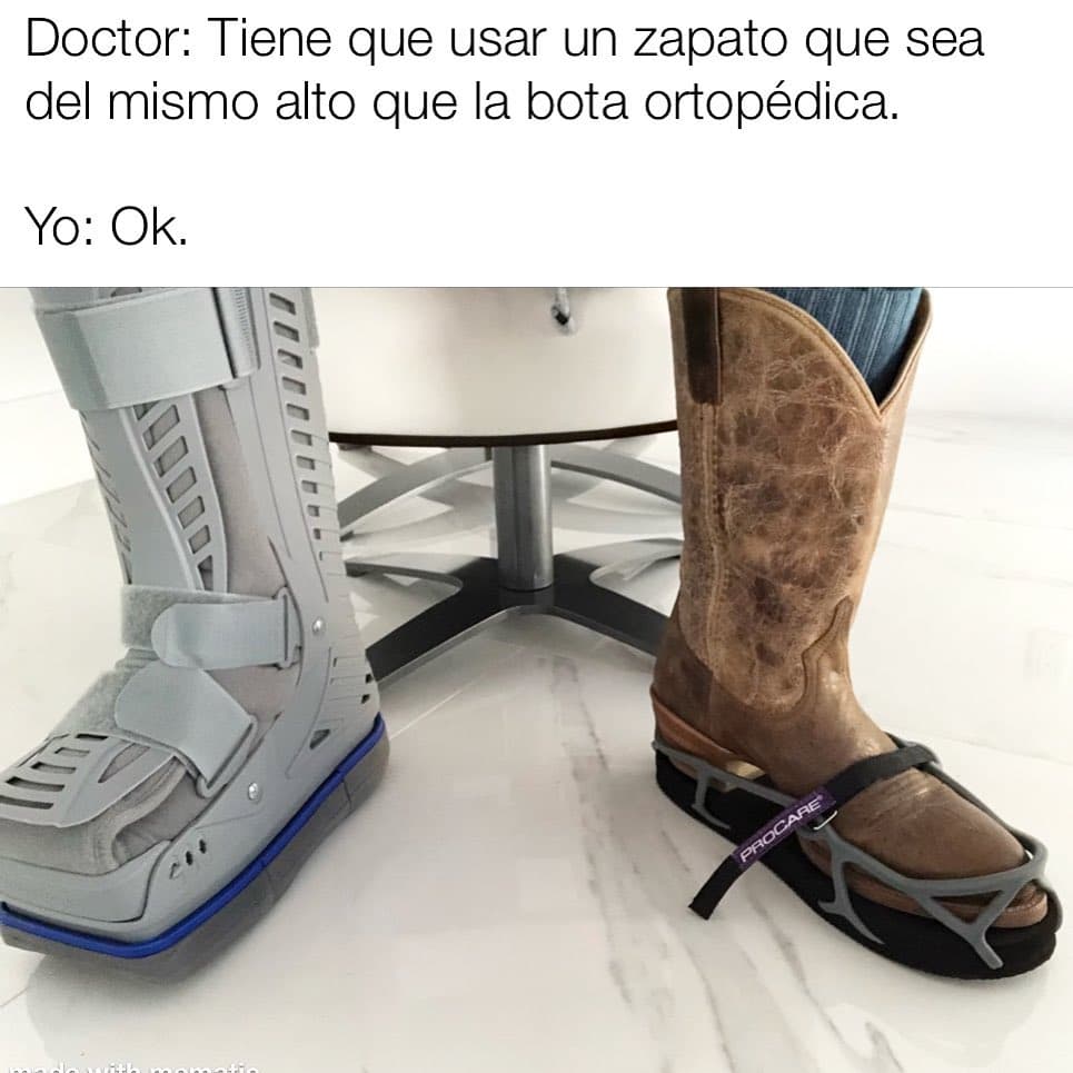 Las bromas de su situación de salud no pararon ahí, ya que también publicó un meme en el que dijo que ahora tendrá que usar "zapatos de tacón". Y aunque no fue literal, si apareció en el show muy bien armado, con lo necesario para estar cómodo y así seguir recuperándose.