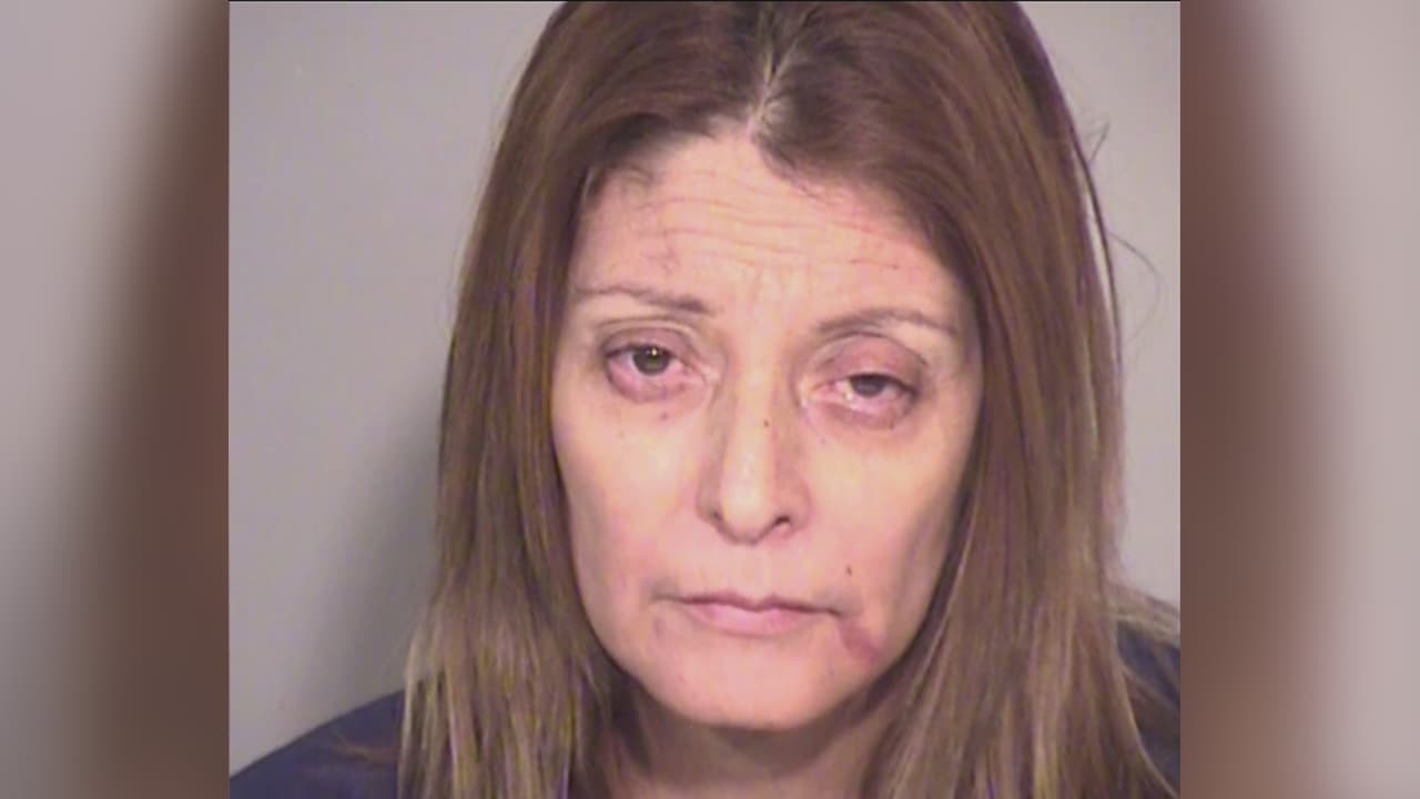 “Es una buena madre”: habla hijo mayor de la mujer hispana que presuntamente intentó matar a su niño de 3 años