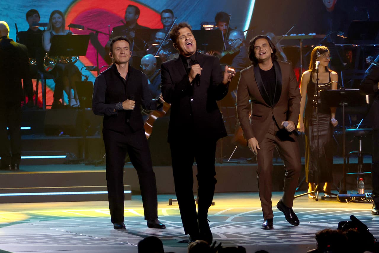 Fonseca, Carlos Vives y Silvestre Dangond también se unieron a esta celebración.