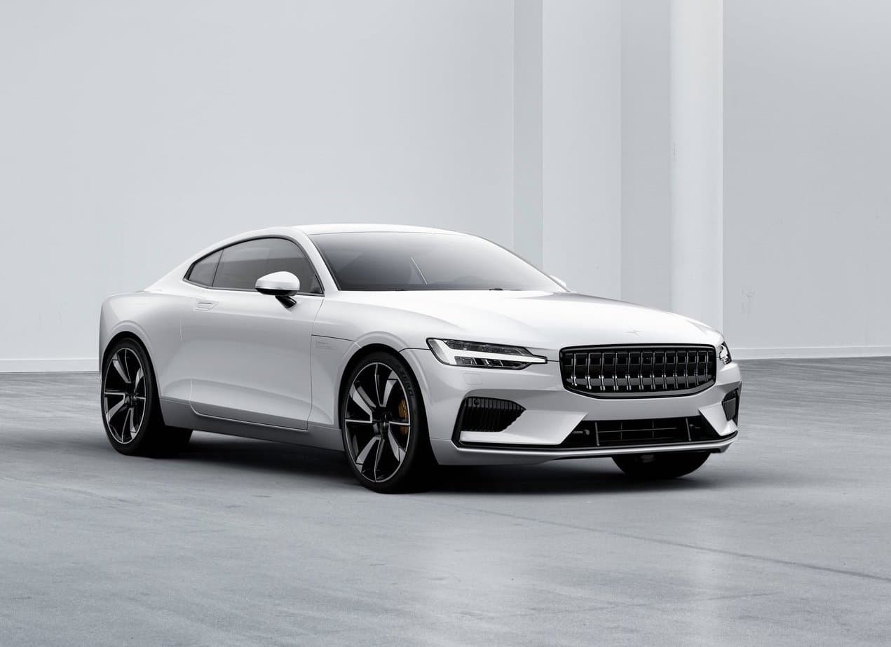 <b>Polestar 1</b>
<br>
<br>Polestar es una marca automotriz chino sueca propiedad de Volvo Cars enfocada en la producción de carros electrificados de altas prestaciones y acabado refinado. El primer modelo es el Polestar 1, un híbrido enchufable con dos motores eléctricos y un motor 2.0 litros turbo de combustión que en conjunto generan 619 caballos de fuerza y 738 lb-pie de torque.
<br>
<br>Sus motores eléctricos se encuentran conectados a dos paquetes de baterías para un total de 34 kWh y que le permite tener una autonomía que ronda las 78 millas.
<br>