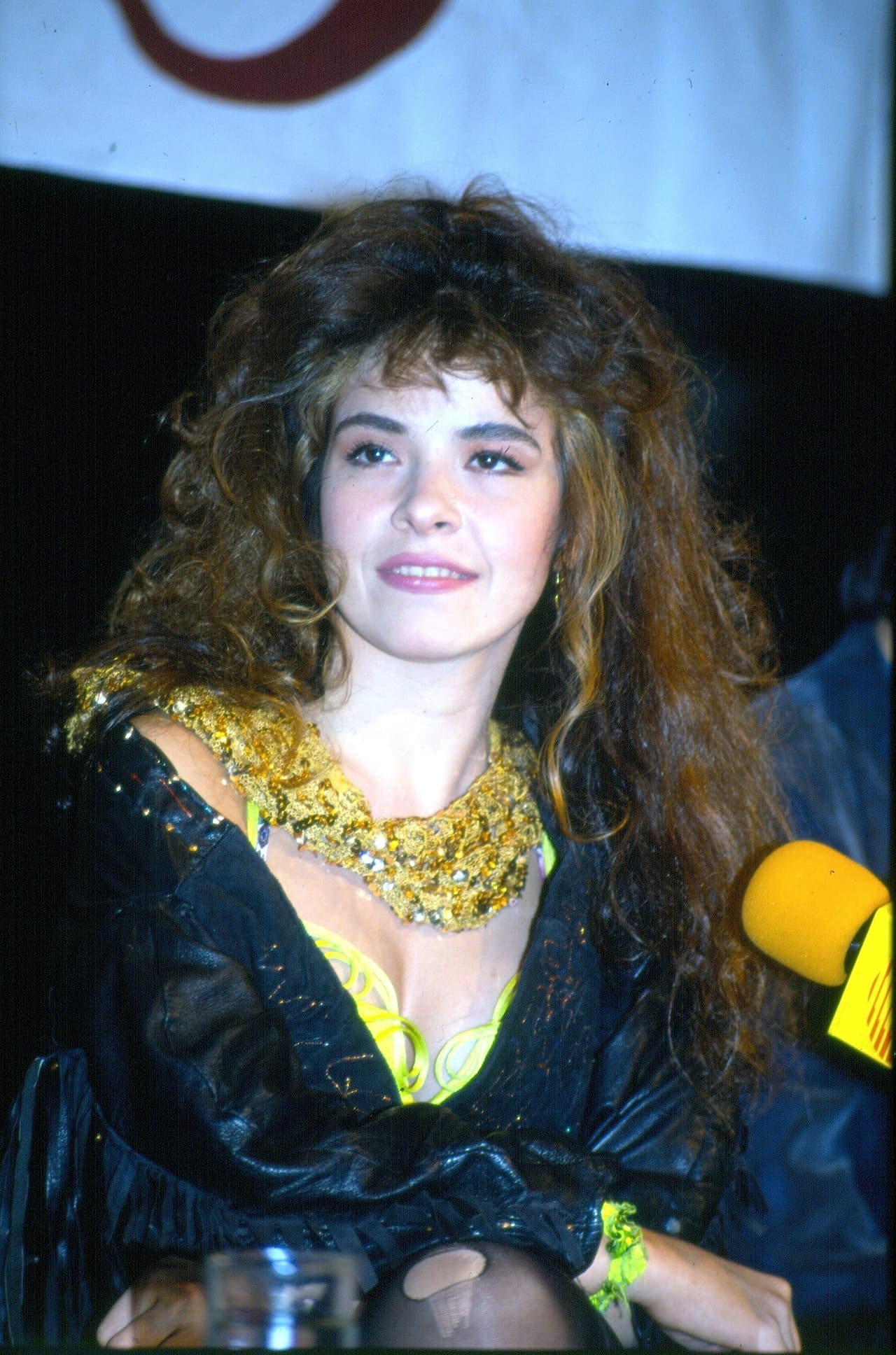 En mayo de 1991 Gloria Trevi lanzó su segundo álbum, titulado 'Tu ángel de la guarda', dos años antes había hecho su debut al publicar su primer LP '¿Qué hago aquí?'.
