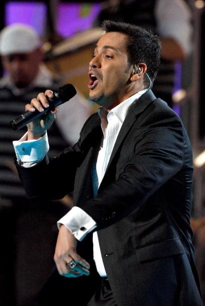 Su show fue tan emotivo que no podemos olvidarlo. Victor Manuelle, sin duda, es de las estrellas que se ha llevado todas las ovaciones durante la ceremonia.