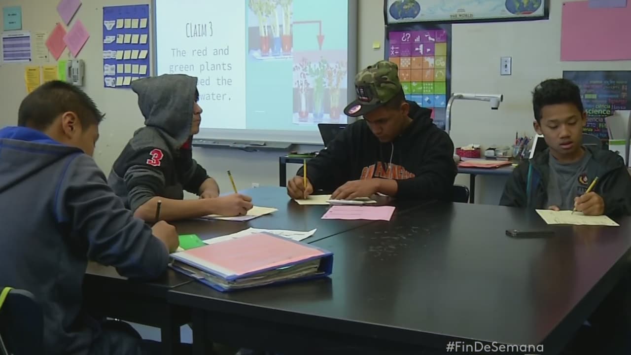 Escuela de Oakland ayuda a jóvenes inmigrantes sin compañía