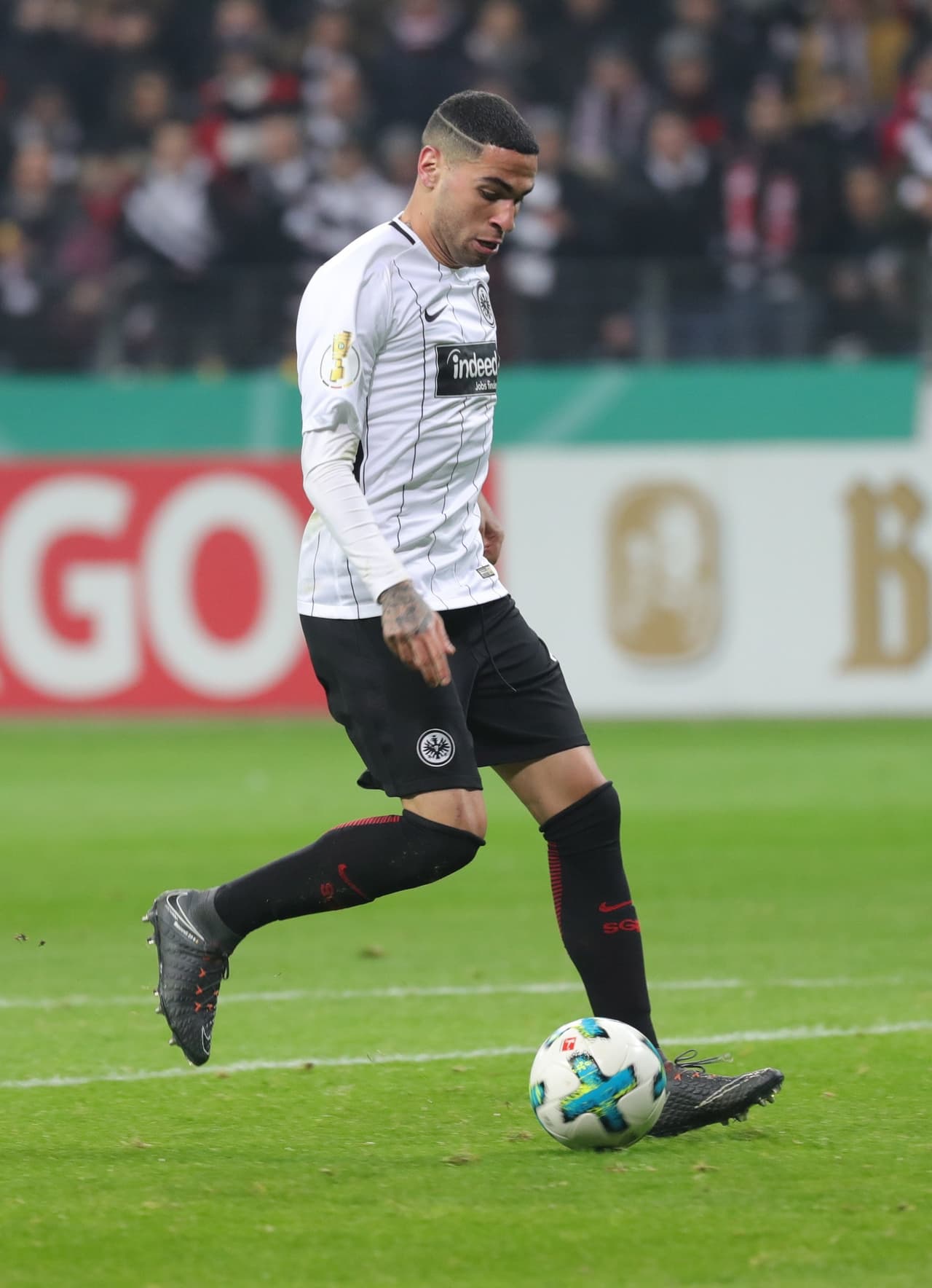 El español Omar Mascarell cerró el marcador al minuto 62 con esta definición.