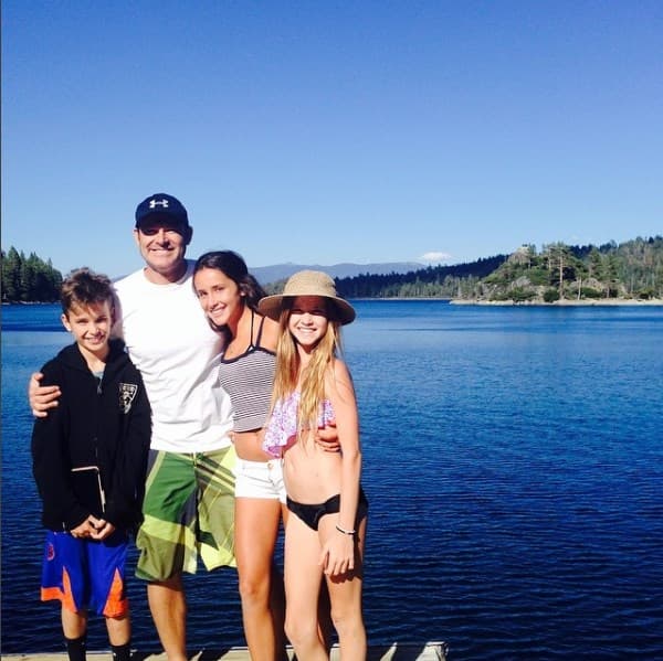 A Alan le encanta programar tardes enteras dedicadas a sus hijos y es un padre muy consentidor.