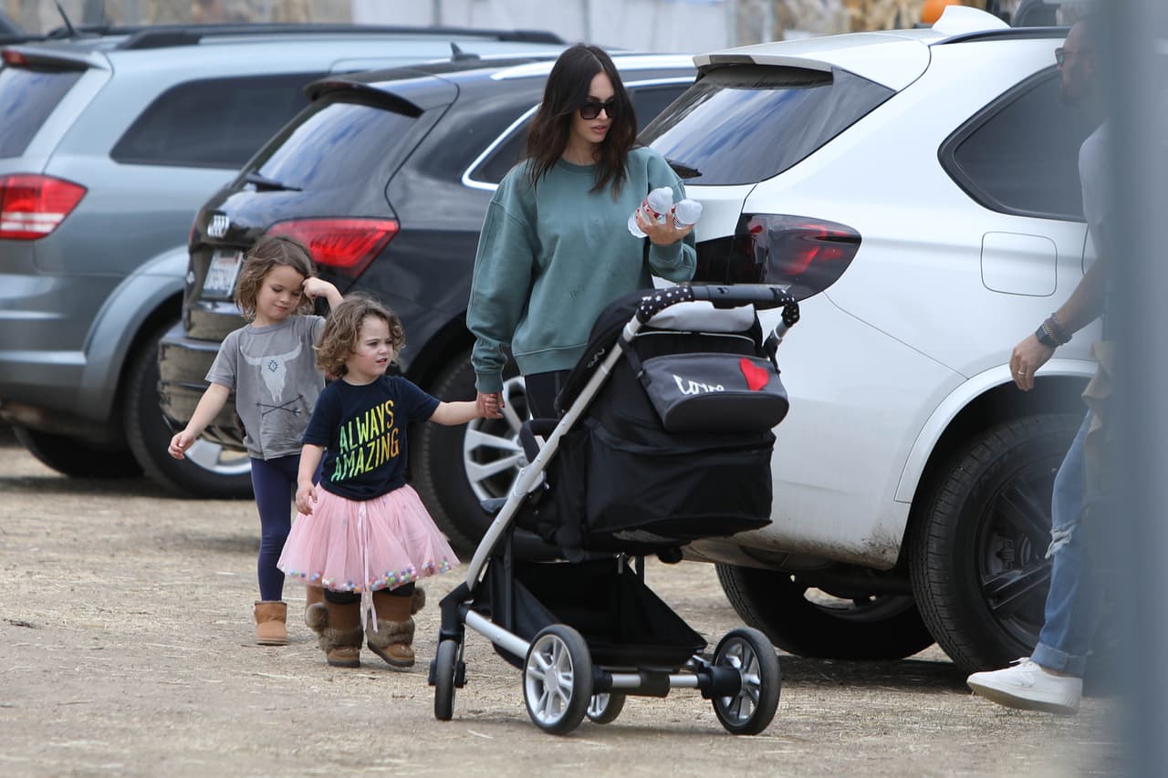 Esta no es la primera vez que un famoso decide dejar que sea su hijo quien elija qué ropa vestir y opte por un vestido.